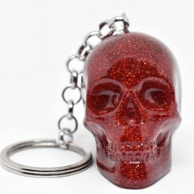 blood red skull keychain – red glitter skull keychain front view with horror-themed keychain style